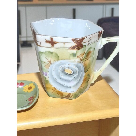 Antique 1891 - 1921 Nippon Te -Oh Hand -painted Porcelain Teacup and Saucer - Picture 4 of 16